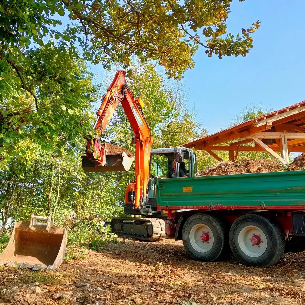 Priprema terena: uklanjanje materijala prije izrade nosive podloge. Foto: Poniji s Klanca.